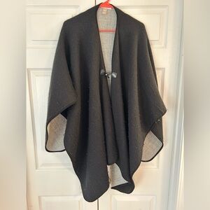 Calvin Klein Women’s Black Hook & Eye Insulated Open One Size Cape Jacket